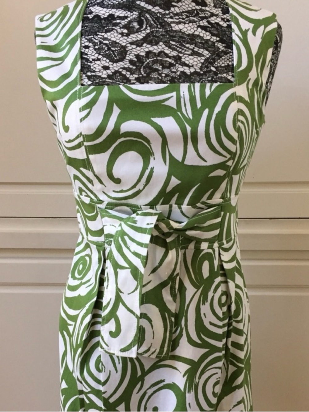 Willow Glenn New York Green White Sleeveless Sheath Dress, Women's size 10,
